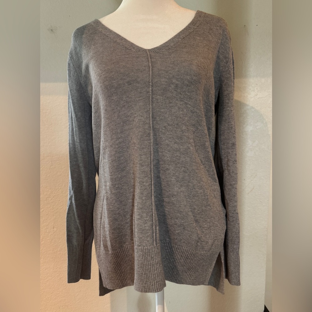 Old Navy Gray Crew Neck Sweater with Center Seam